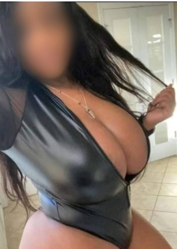 Bella morena caliente