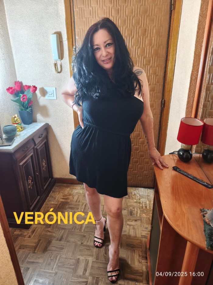 MUY COMPLETA EN VALLECAS