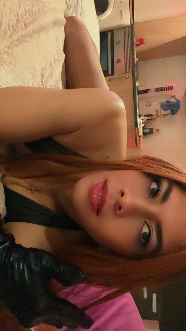 Bella ÁGATHA LATINA Y POLLONA