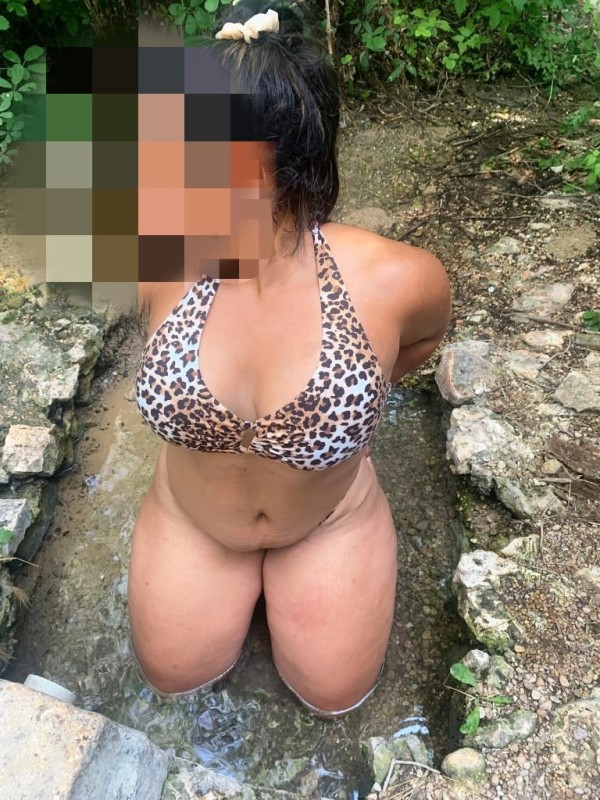Latina cariñosa, divertida y extrovertida.