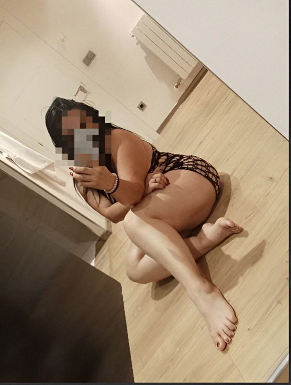 Hermosa latina en tu ciudad