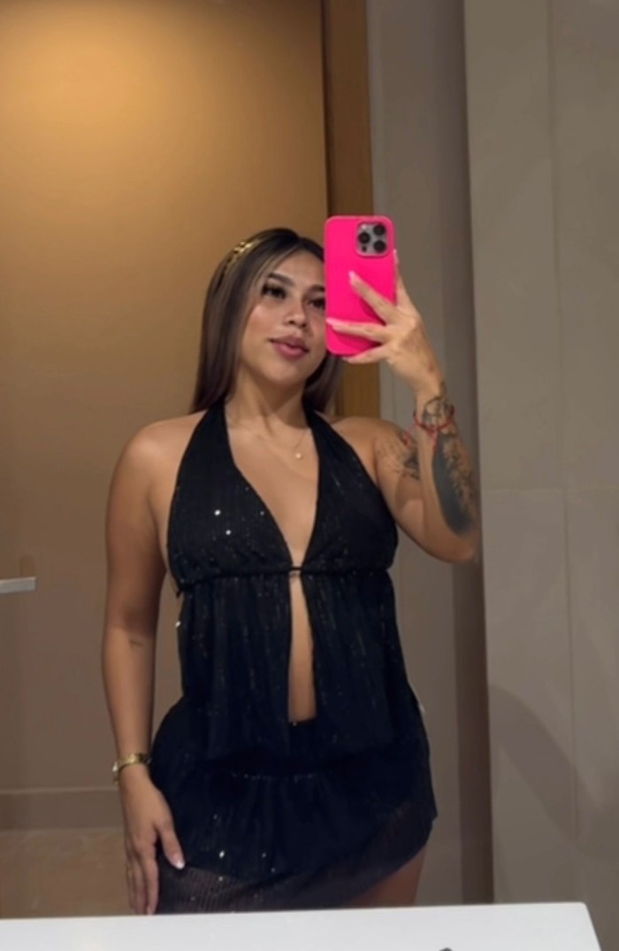 LATINA MASAJISTA GUAPA Y CARIÑOSA EN MARBELLA