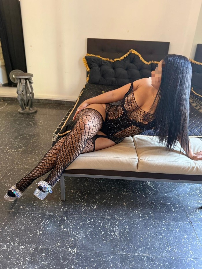 CHUPA POLLAS CACHONDA Y FOGOSA