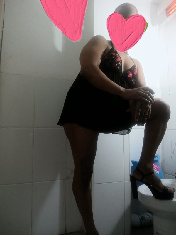 VIVIAN FEMBOY EN LENCERIA Y TACONES PARA HACERTE RICOS MASAJES