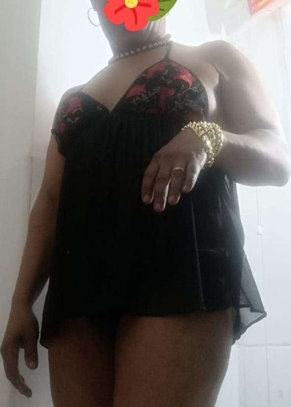 VIVIAN FEMBOY EN LENCERIA Y TACONES PARA HACERTE RICOS MASAJES