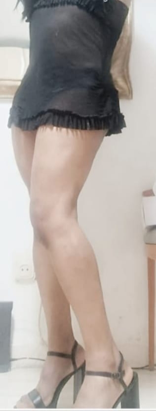 VIVIAN FEMBOY EN LENCERIA Y TACONES PARA HACERTE RICOS MASAJES