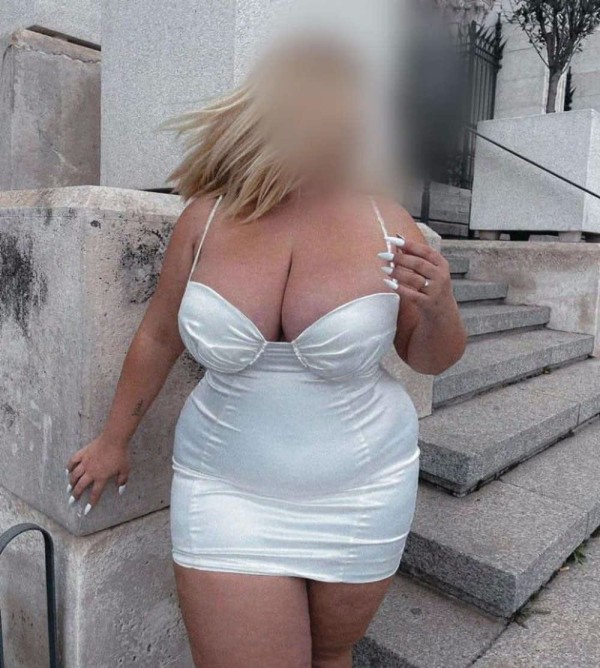 Novedad chica en en marbella