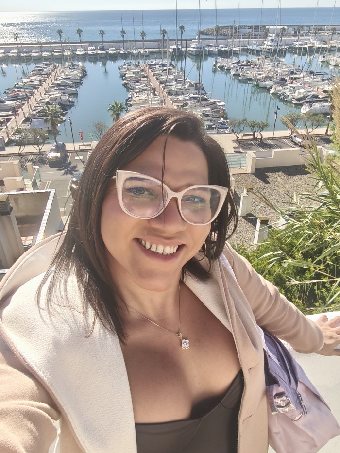 Morena latina viciosa fogosa discreta en BCNETA ya