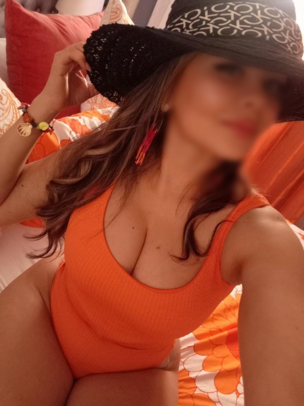 UN COCTEL EN TUS MANOS 24 H/PARA DISFRUTAR