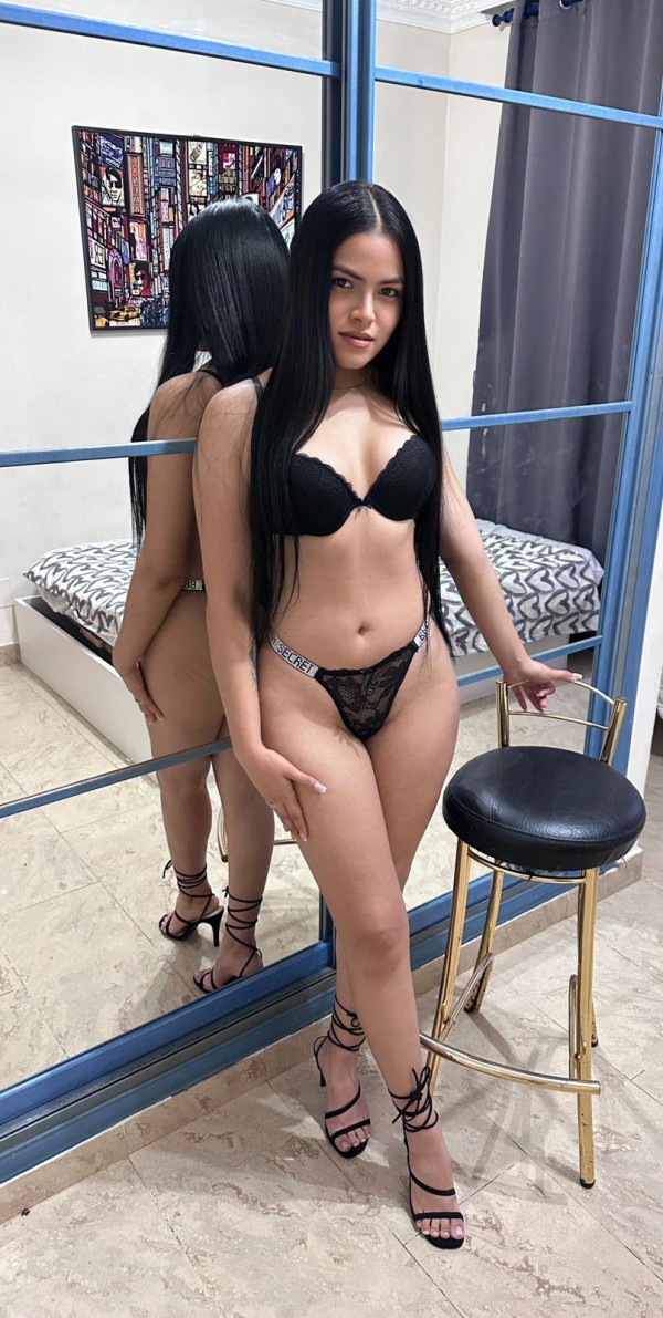 Morena folladora en Torrevieja Francés natural amor