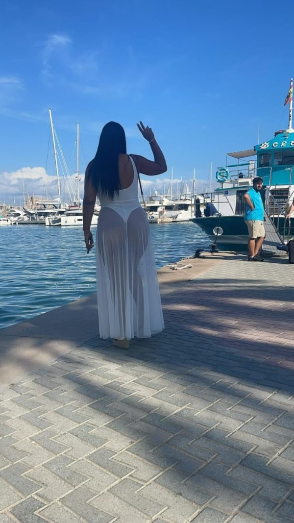 latina ardiente mamadora a tope palma