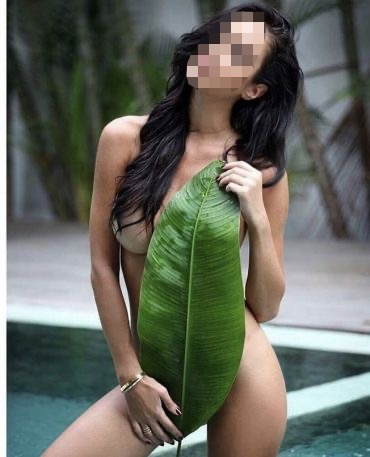 latina jovencita llamame y te informo