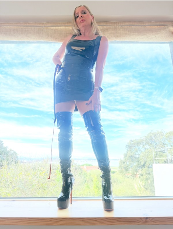MISTRESS FEMDOM SALA PROPIA ONLINE Y PRESENCIAL