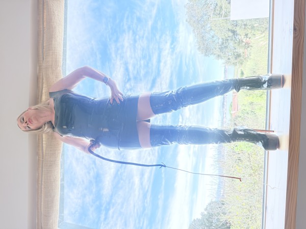 MISTRESS FEMDOM SALA PROPIA ONLINE Y PRESENCIAL