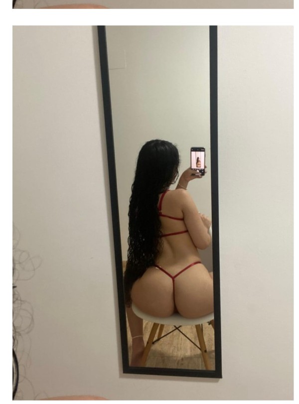 Soy camila colombiana de 25 años guapa