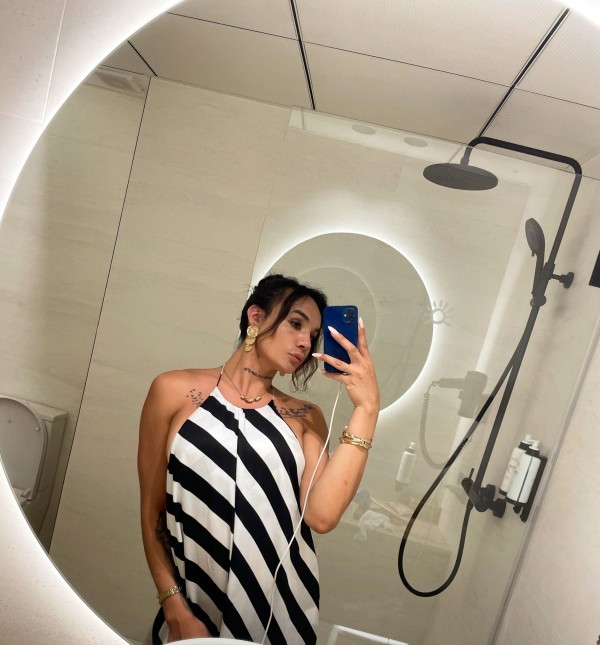 TRANS IVANA LATINA CON UN CUERPO PARA PECAR MUY CARIÑOSA