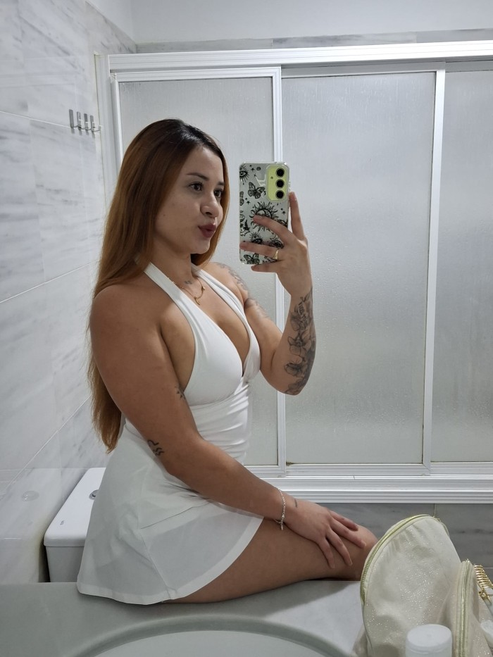 ARDIENTE CON GANAS DE APAGAR TU FUEGO