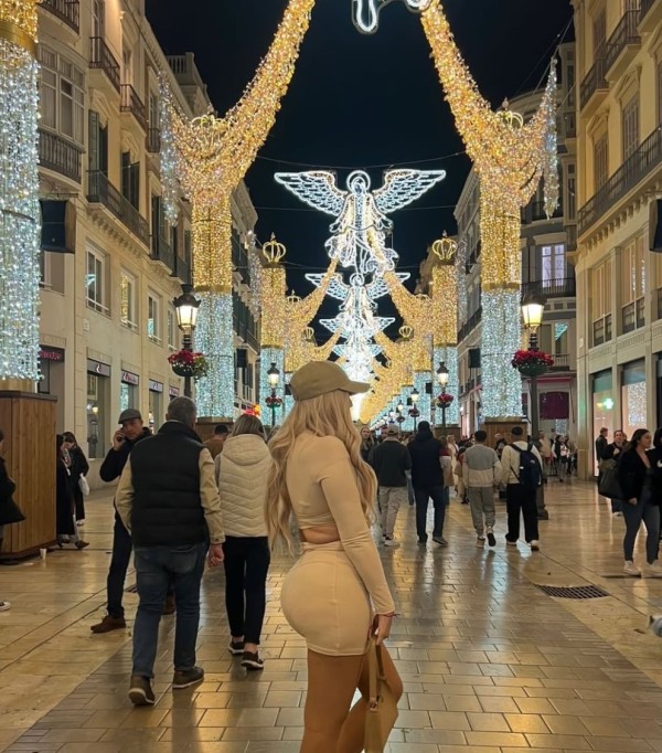 ¡¡MIRIAM RUBIA GADITANA DE 19 AÑITOS Y CARIÑOSA SALIDAS EN ROTA 24H!!