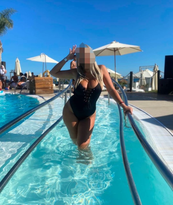 ¡¡MIRIAM RUBIA GADITANA DE 19 AÑITOS Y CARIÑOSA SALIDAS EN ROTA 24H!!