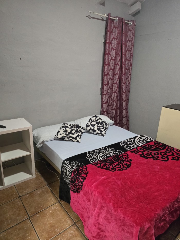Se alquilan habitaciones sólo chicas