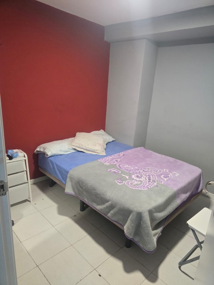 Se alquilan habitaciones sólo chicas