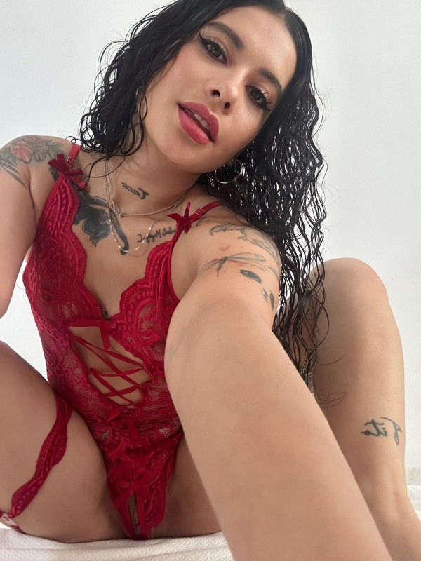 11 CATALINA COLOMBIANA NUEVA EN ESTEPONA