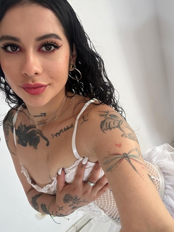 11 CATALINA COLOMBIANA NUEVA EN ESTEPONA