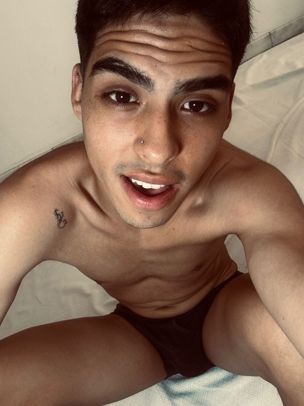 22 ANGELITO COMPLACIENTE