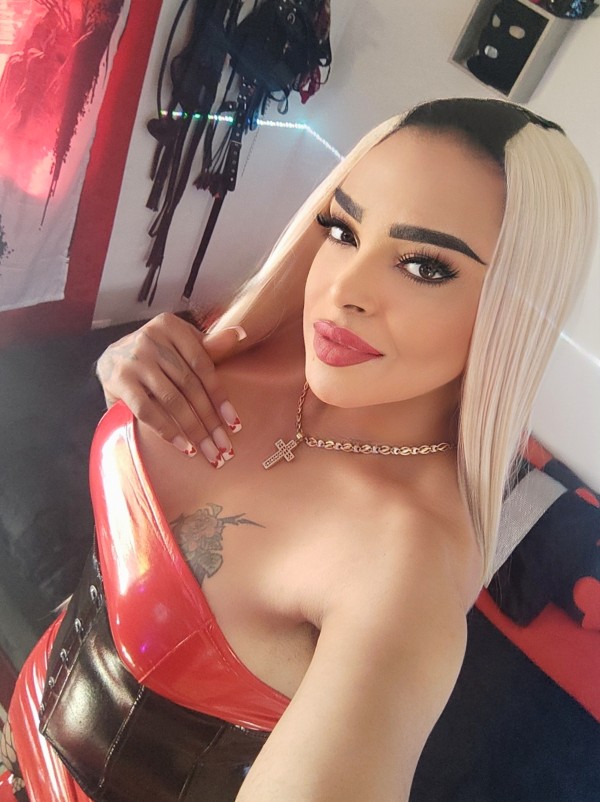 REAL ESPERTA EN BDSM DIVA DE SANTS HABITACIÓN CON JUGUETES I VICIOS SEXUALE