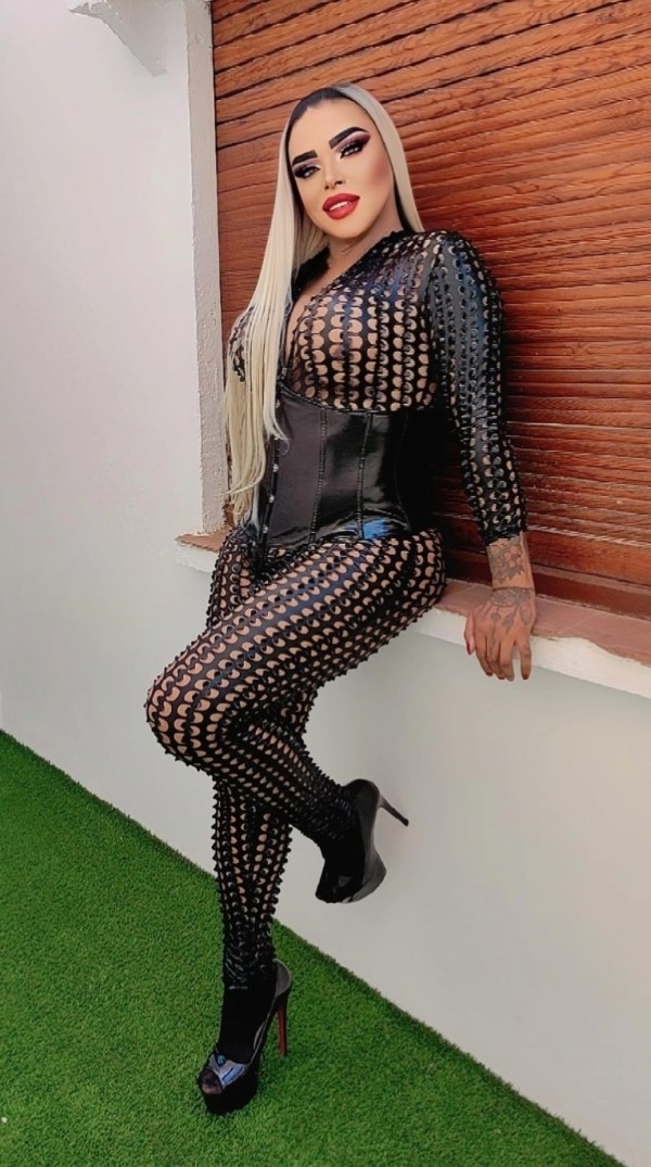 VENUS MUÑECA REAL DIVA DE SANTS HABITACION ACONDICIONA PARA TODOS TUS VICIO