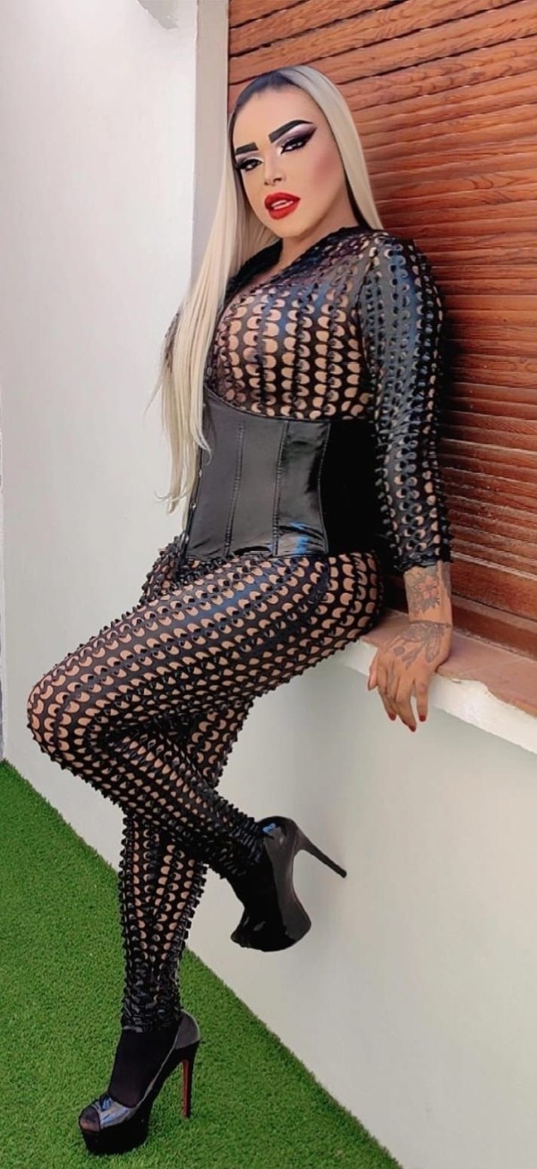 VENUS MUÑECA REAL DIVA DE SANTS HABITACION ACONDICIONA PARA TODOS TUS VICIO