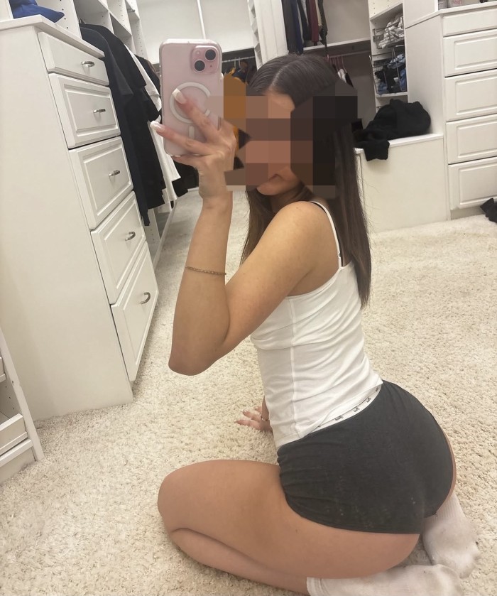 MASAJISTA EROTICA DELGADA SLIM EROTIC MASSAGE THER