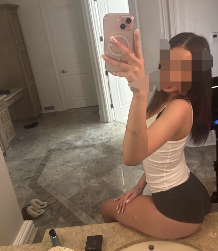 MASAJISTA EROTICA DELGADA SLIM EROTIC MASSAGE THER