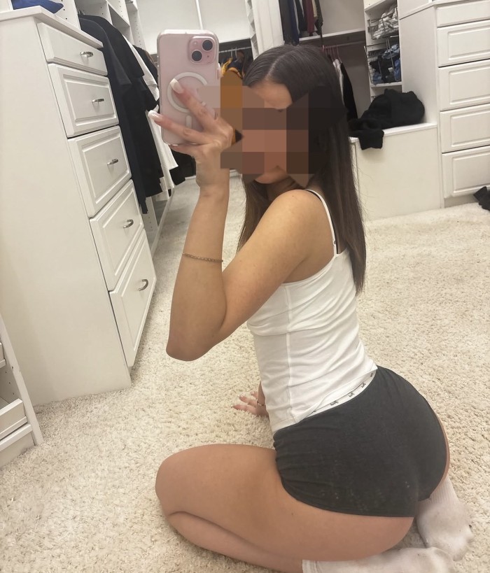 MASAJISTA EROTICA DELGADA SLIM EROTIC MASSAGE THER