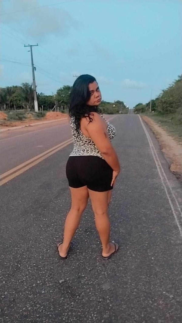 MUJER TRANS CURVY ALEGRE Y APASIONADA EN ZONA DE AMARA