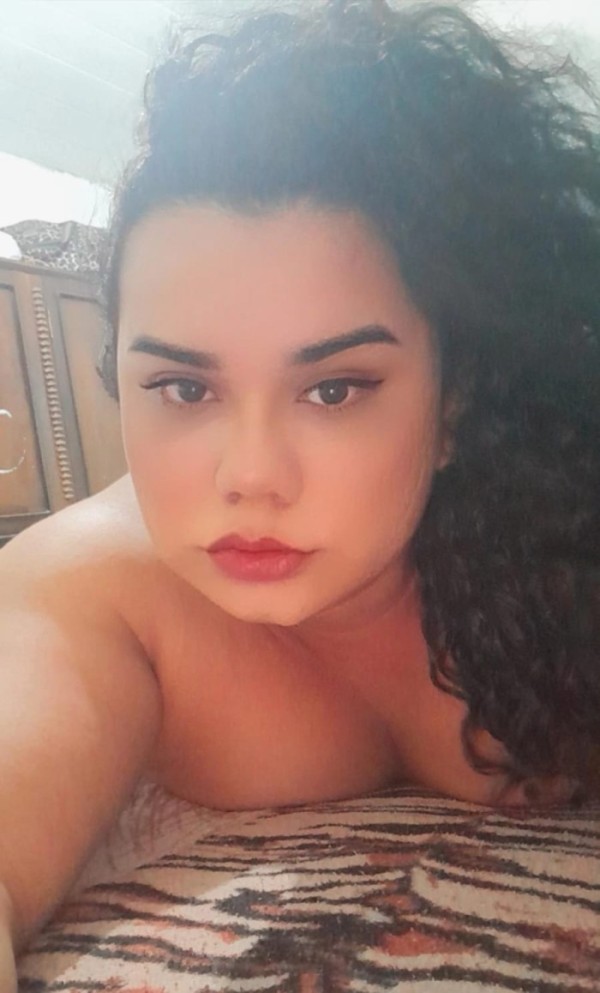 MUJER TRANS CURVY ALEGRE Y APASIONADA EN ZONA DE AMARA