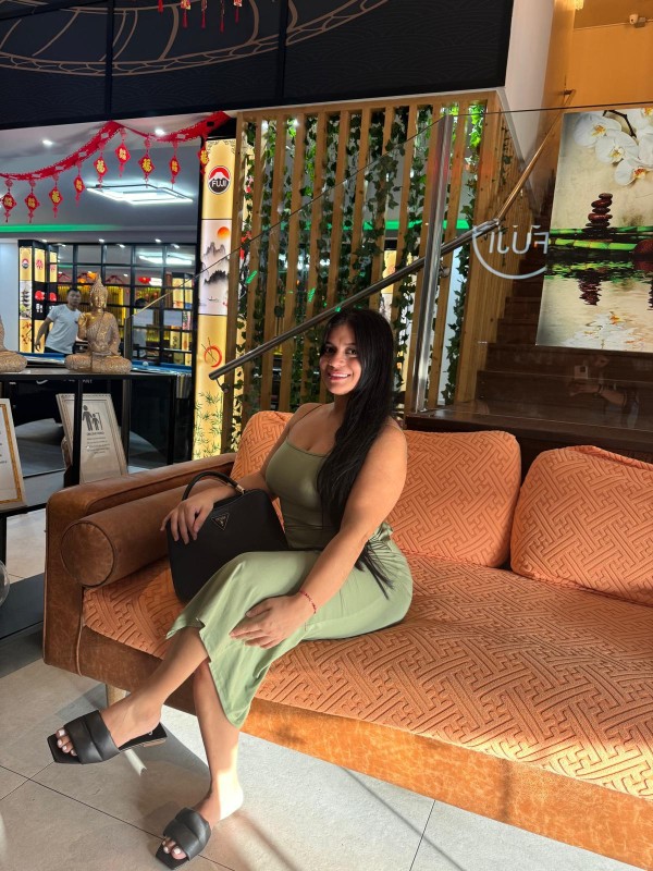 menceyes 116, alejandra 23 años, Colombiana