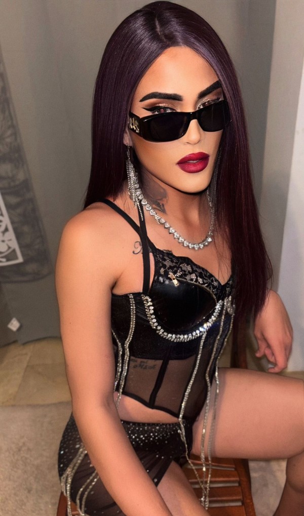 Niñata latina pollona.