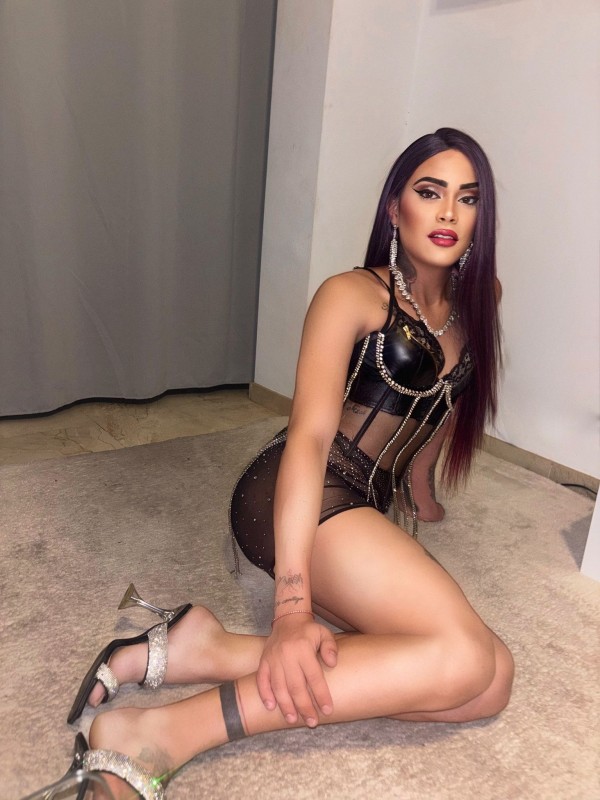 Niñata latina pollona.