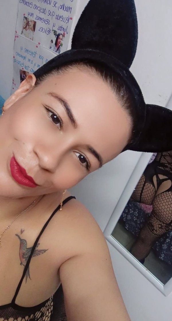 Colombiana rubia muy fogosa me encantan todo