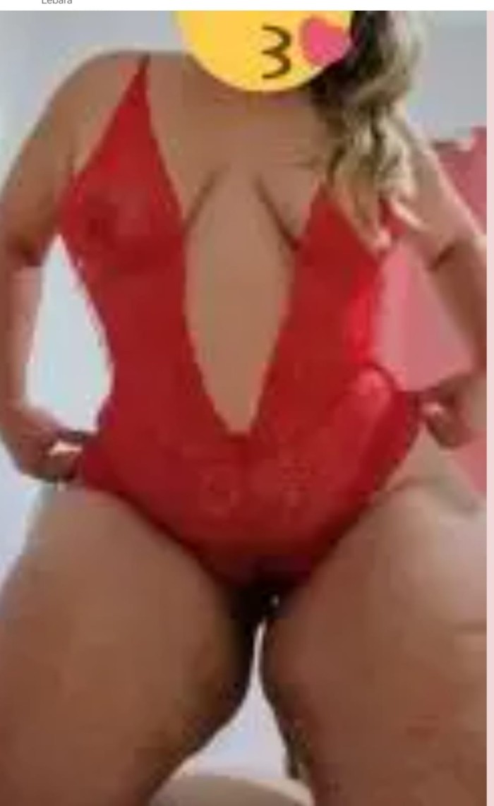 CINCUENTONA GUAPA AGRADABLE BESOS APASIONADOS
