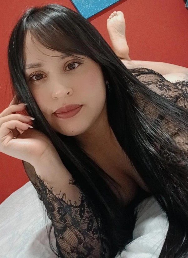 Novedad en tu ciudad,Latina cachonda y fiestera