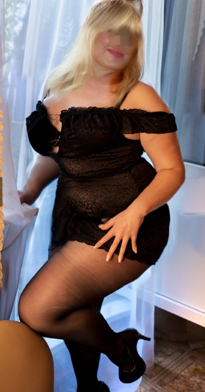 Gordita madurita magnifica cerca Denia