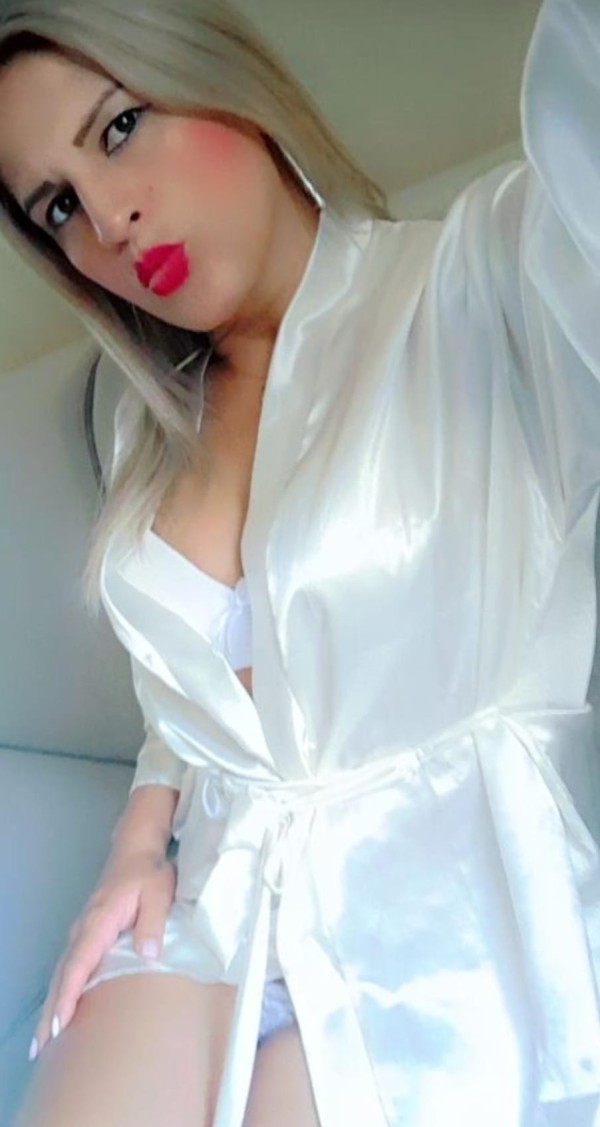 Estoy en burgos para complacerlo en todo en la cama