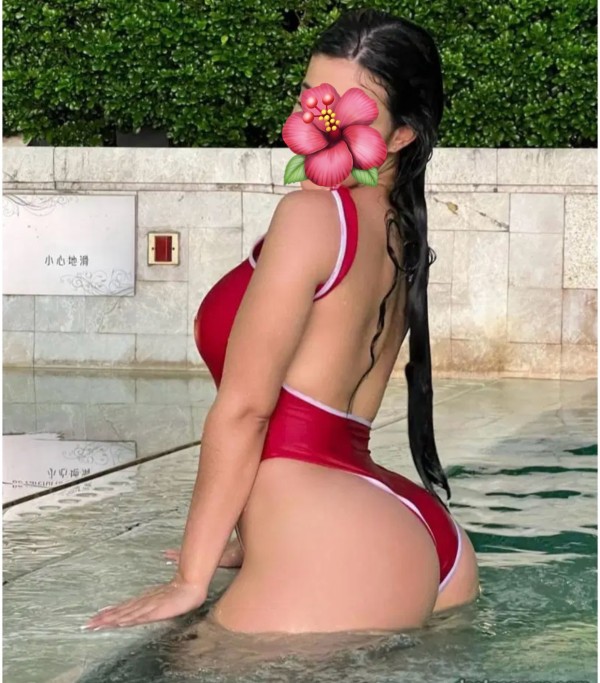 RAQUEL SEVILLANA ESPAÑOLA