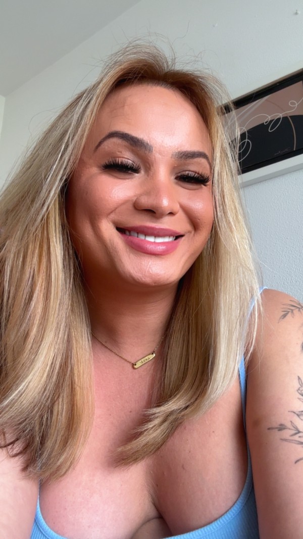 Recién llegué Ourense Trans Rubia guapa y lechera y guarra,fotos reales