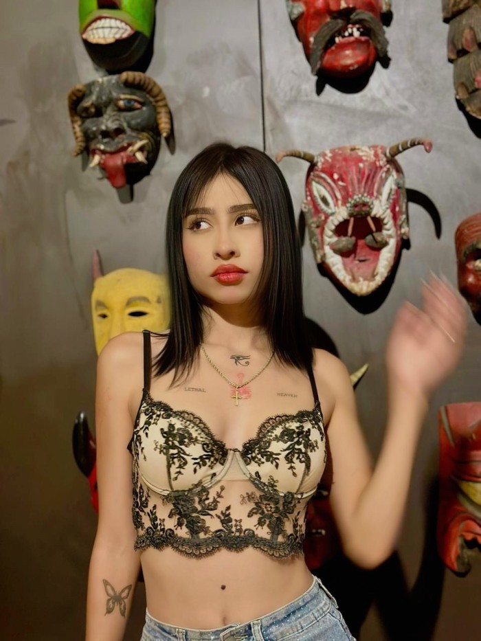 ABRYL DOMÍNGUEZ ️NOVEDAD Y ESTILO EN VITORIA