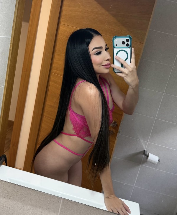 LATINA ARDIENTE ADICTA AL SEXO