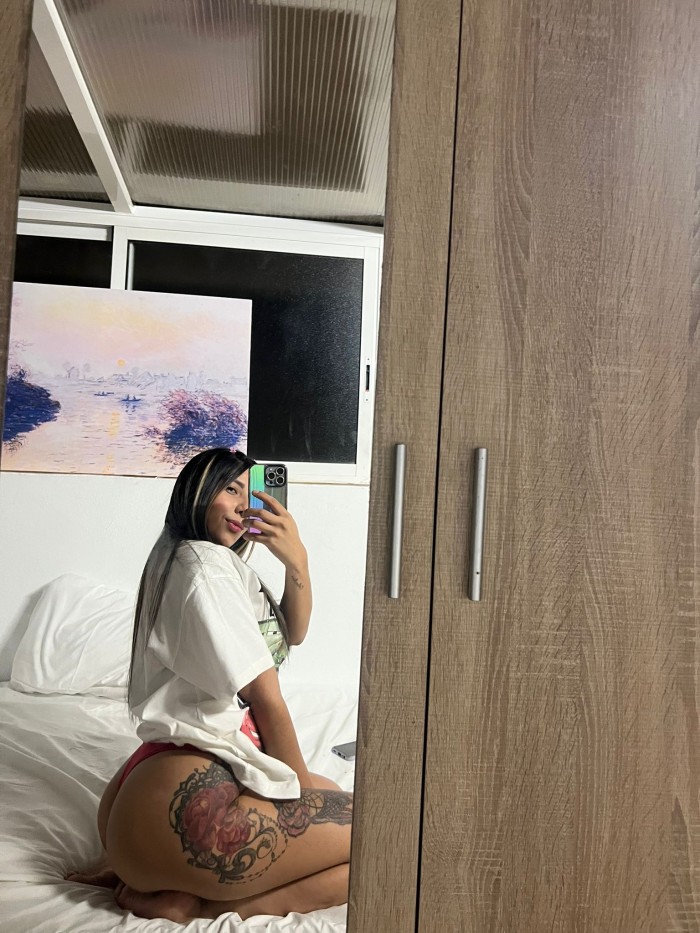 Amiguitas implicadas fiesteras en Mallorca