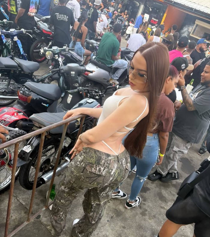 LA CHICHONA DE TUS SUEÑOS DISPONIBLE CON LUGAR